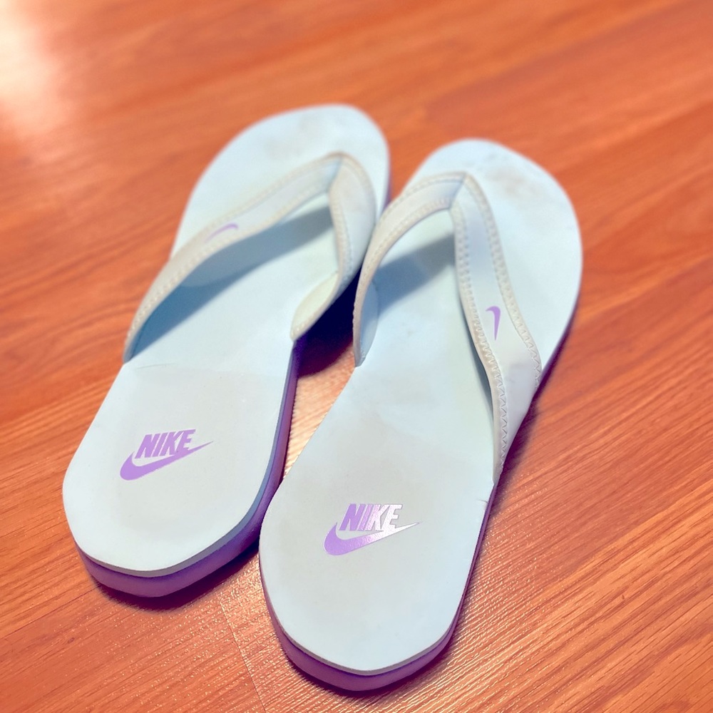 Nike sandals women